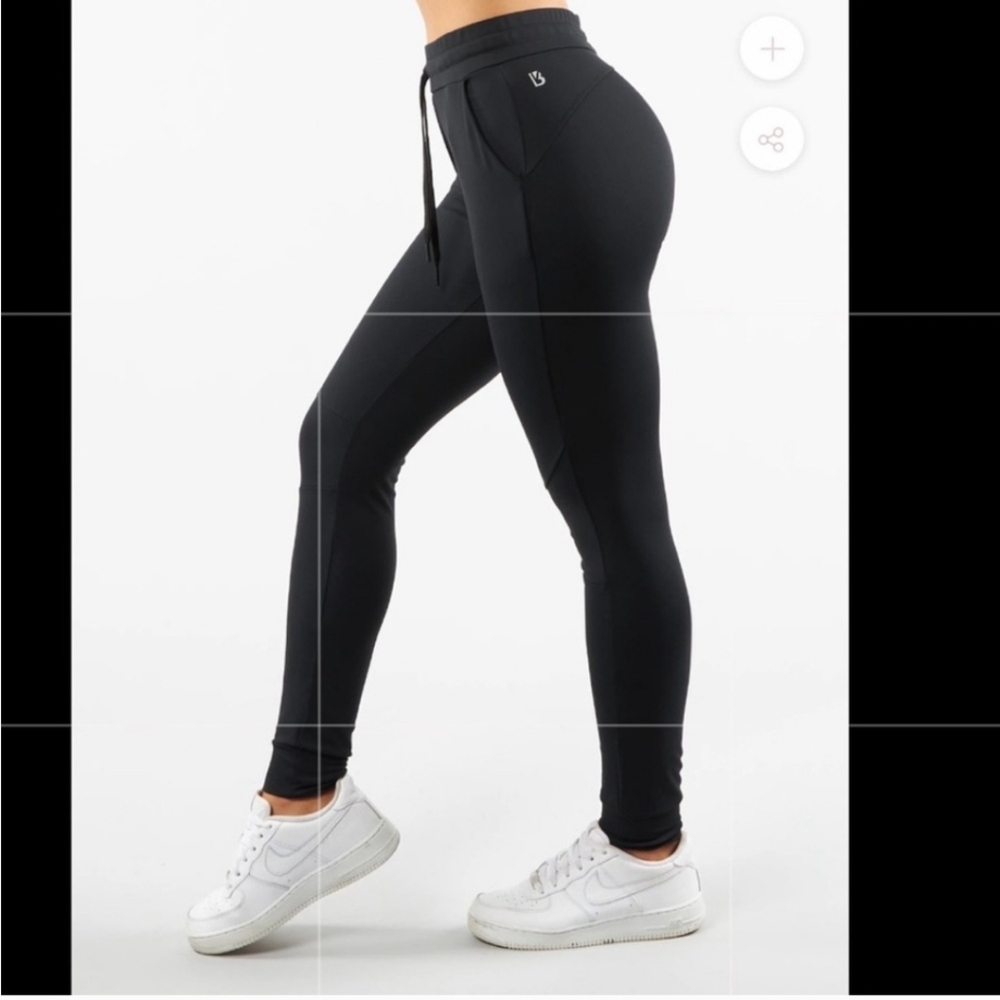 Buffbunny Jewel Jogger - Onyx Black Size Small